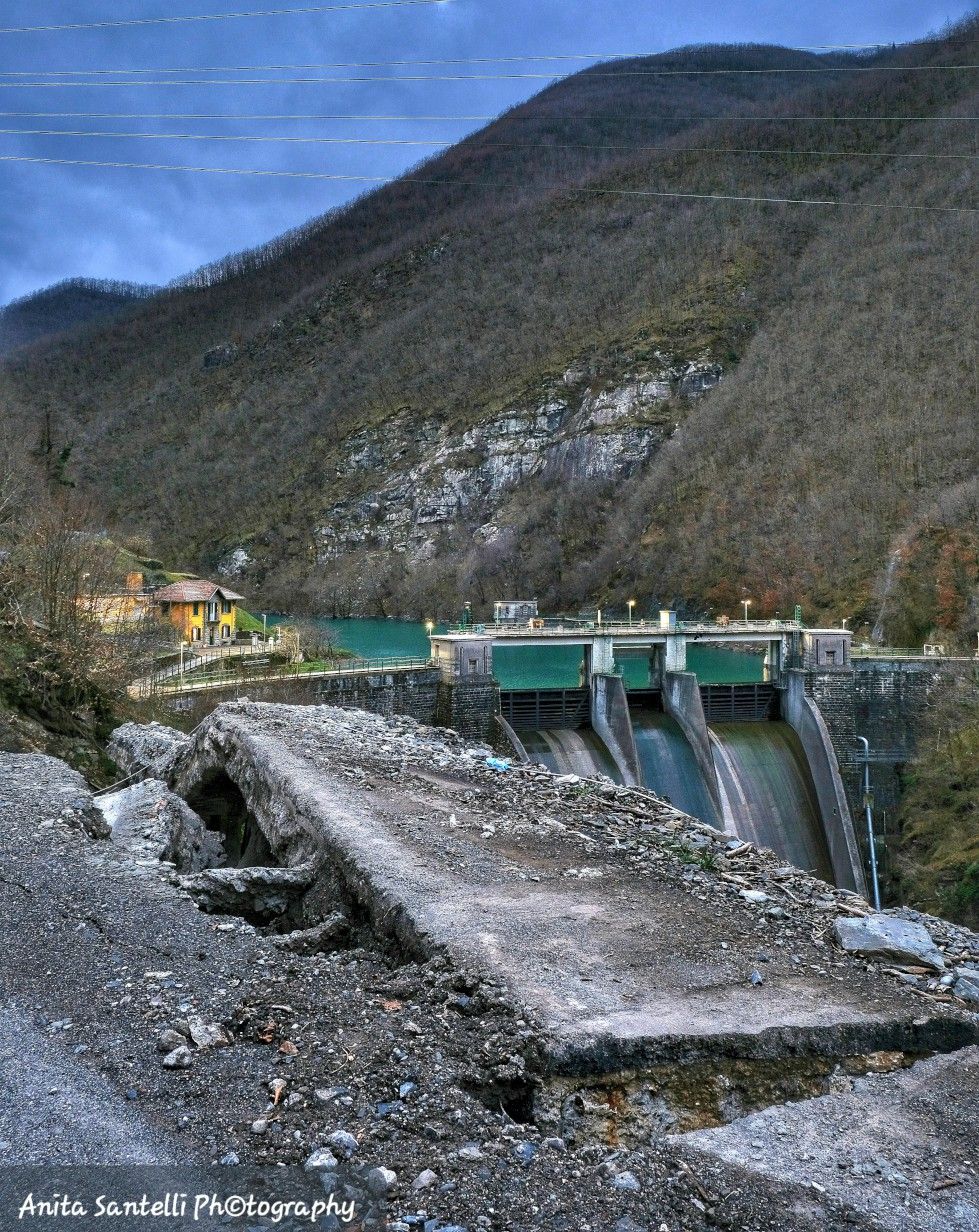 Diga di Boschi, interruzione strada provinciale 586R di Valdaveto - foto Anita Santelli