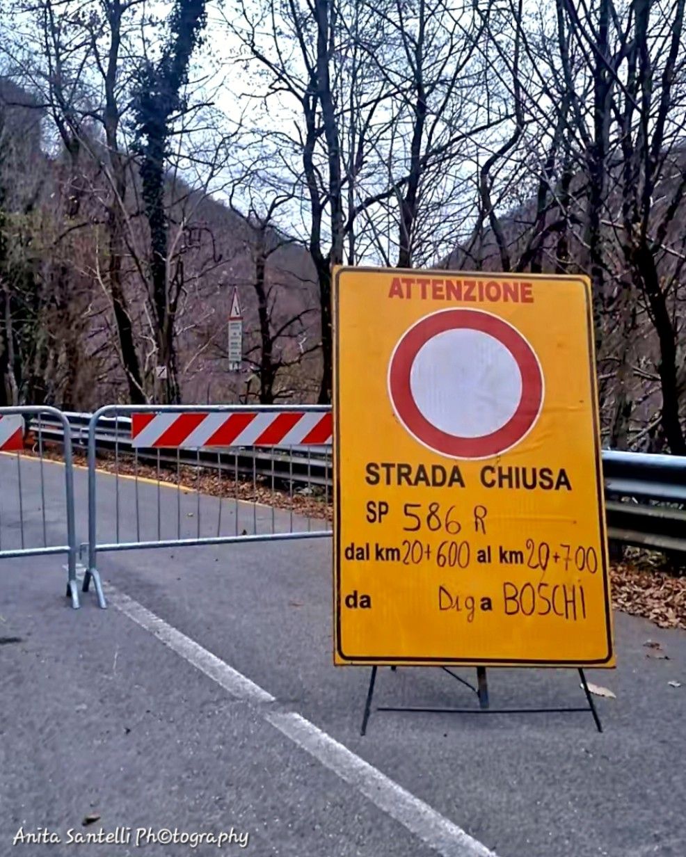 Diga di Boschi, interruzione strada provinciale 586R di Valdaveto - foto Anita Santelli