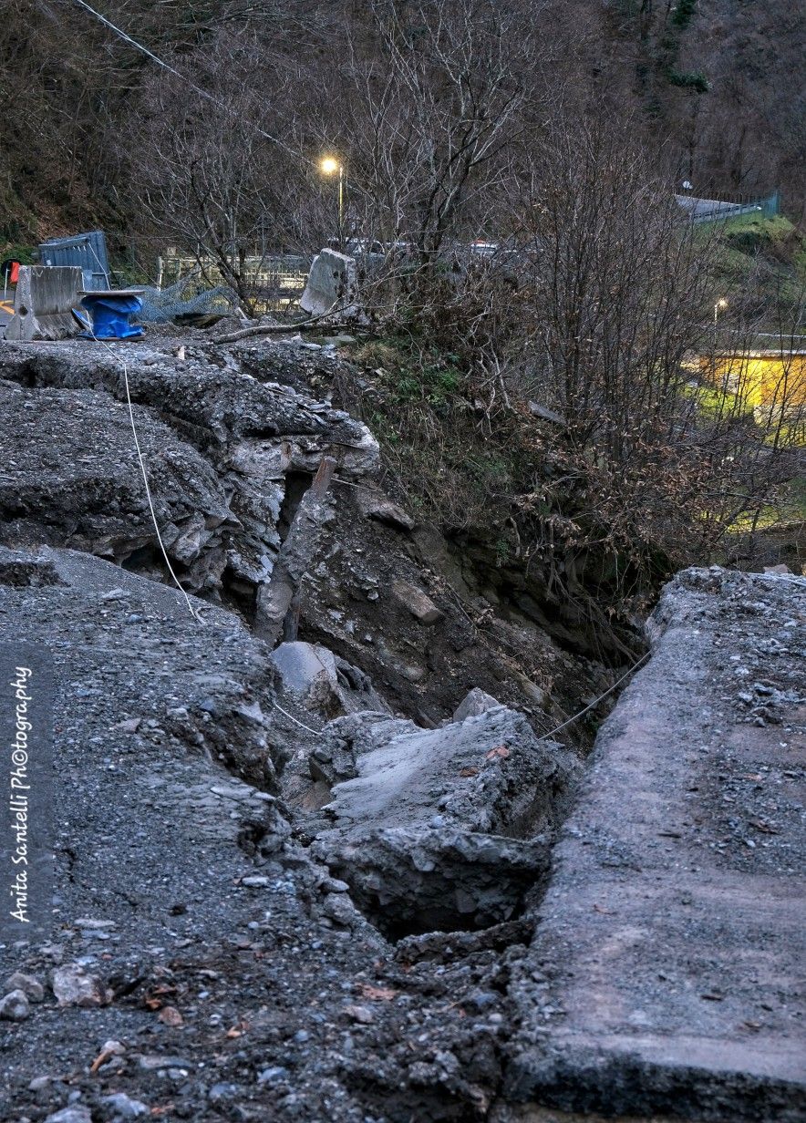 Diga di Boschi, interruzione strada provinciale 586R di Valdaveto - foto Anita Santelli