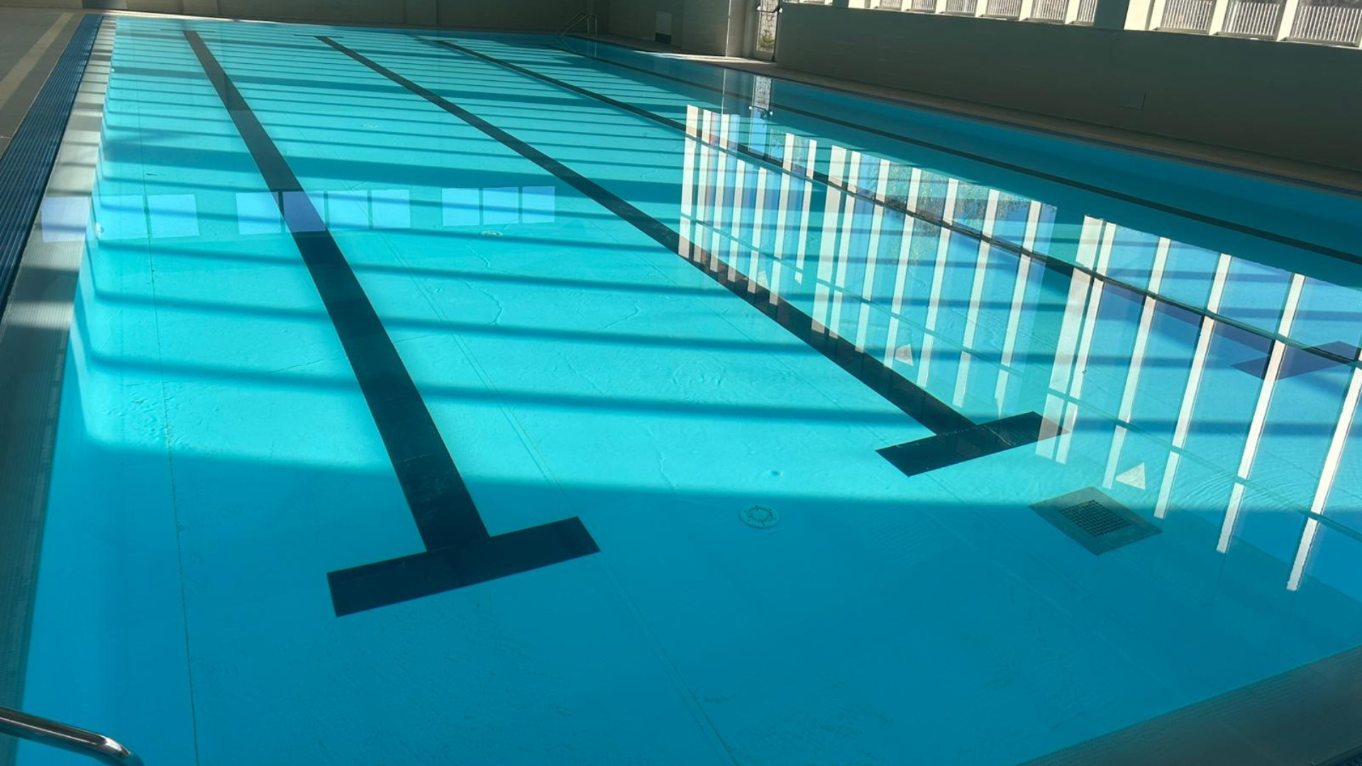 Rivergaro e la piscina fantasma, c'è l'acqua ma non si nuota