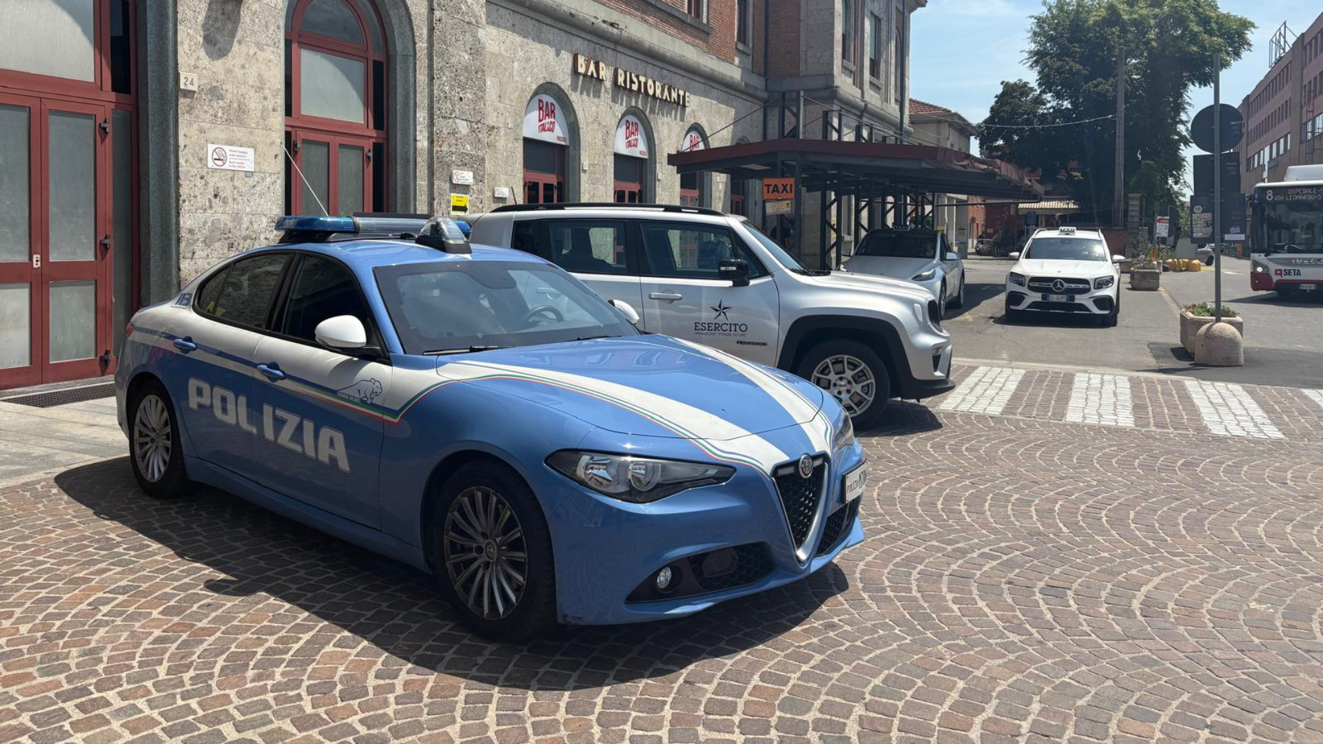 Piazzale Marconi, diciannovenne fermato con la droga