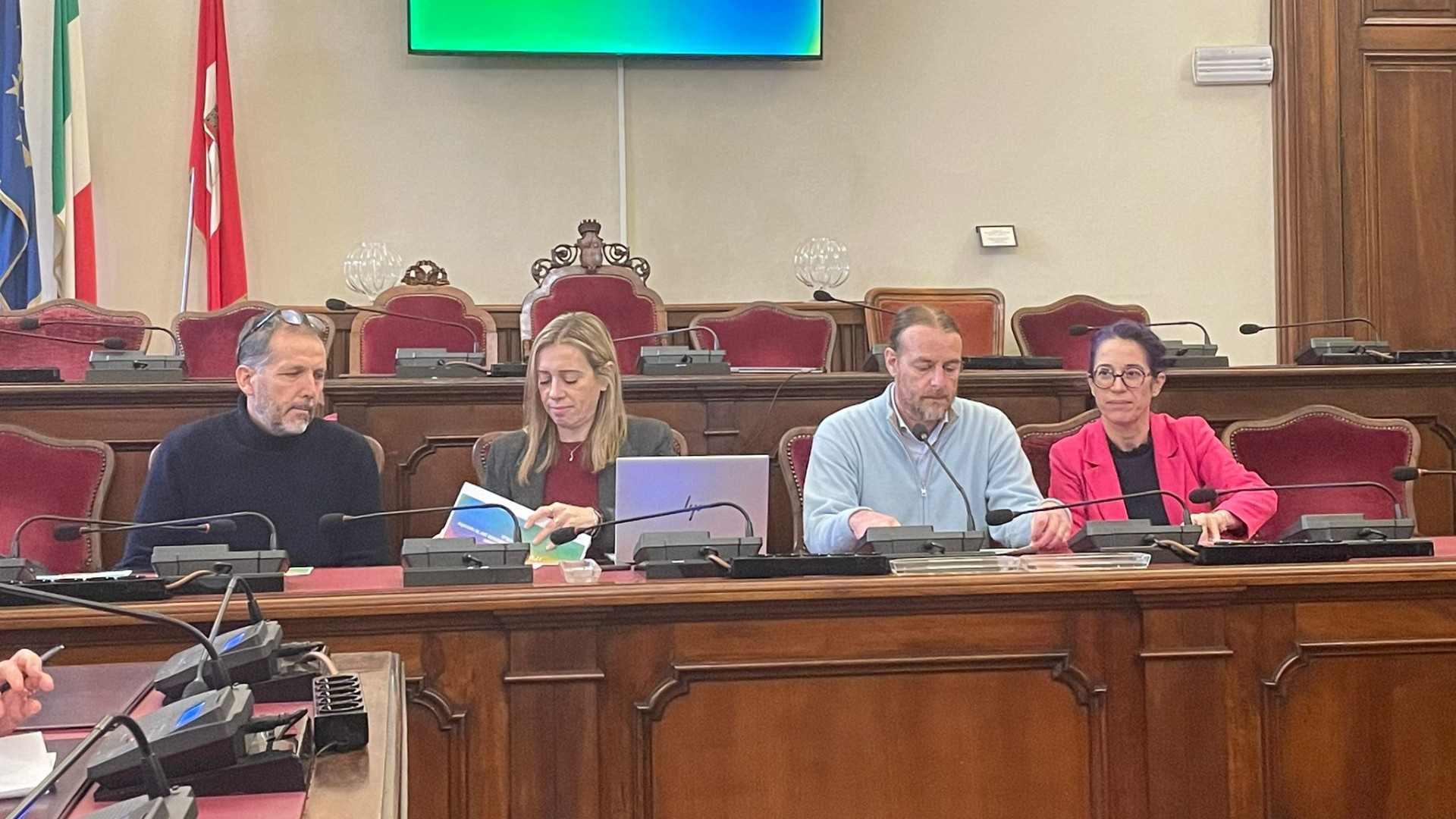 Rifiuti, indietro non si torna. Pronte 36 nuove campane