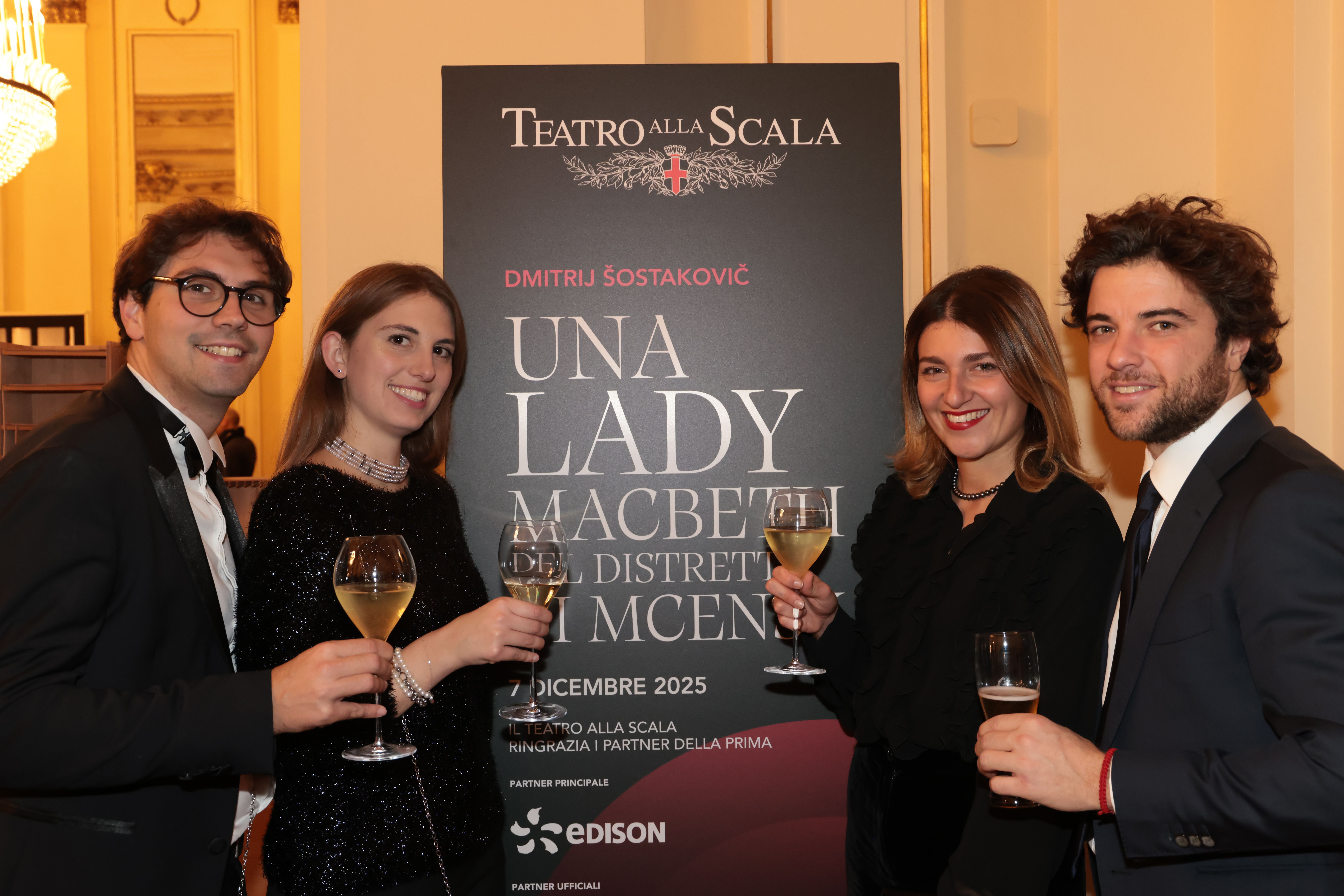 Alcuni Under 30 all'anteprima lirica alla Scala