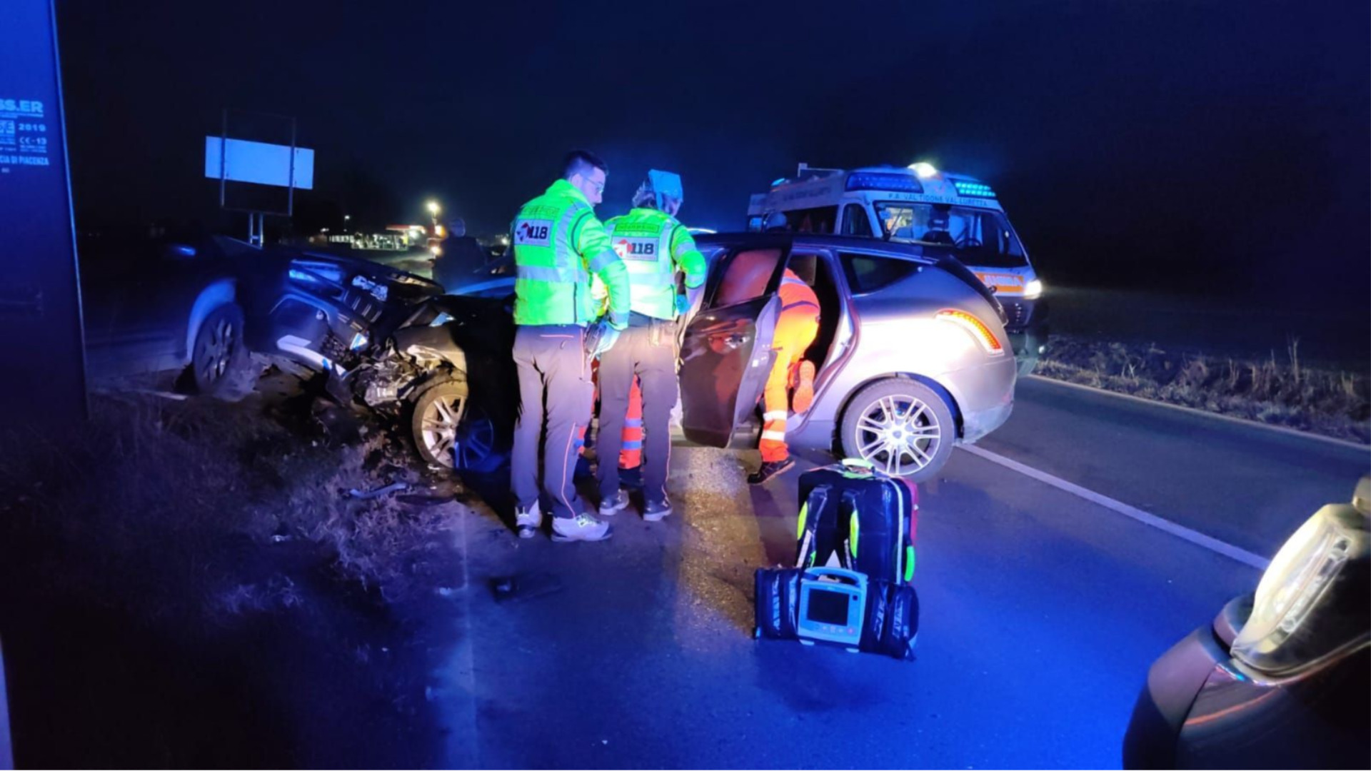 Scontro tra due auto a Cà Verde, due persone ferite