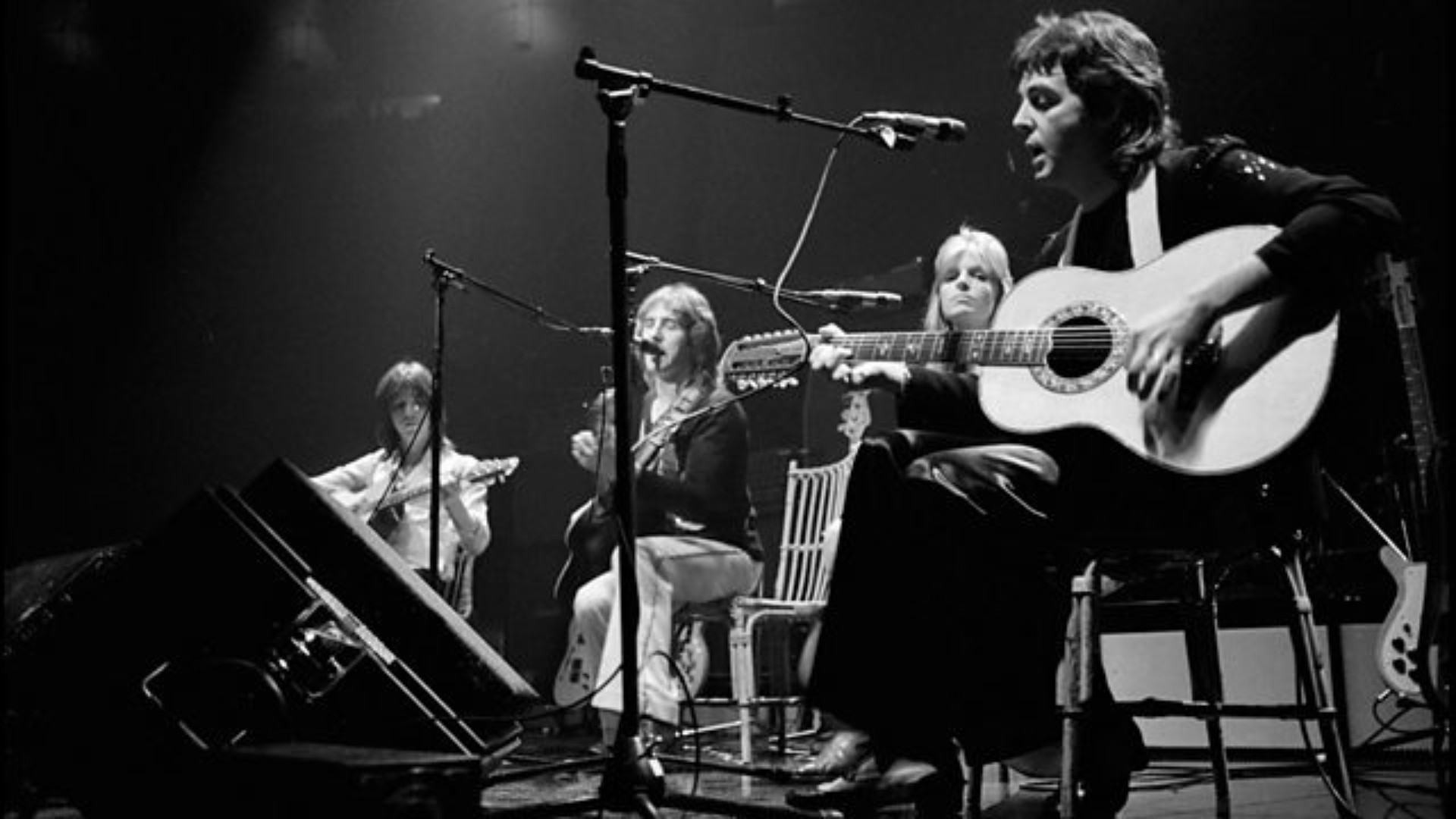 «Il mio decennio con gli Wings e Paul McCartney, genio assoluto, vero signore e grande imprenditore»