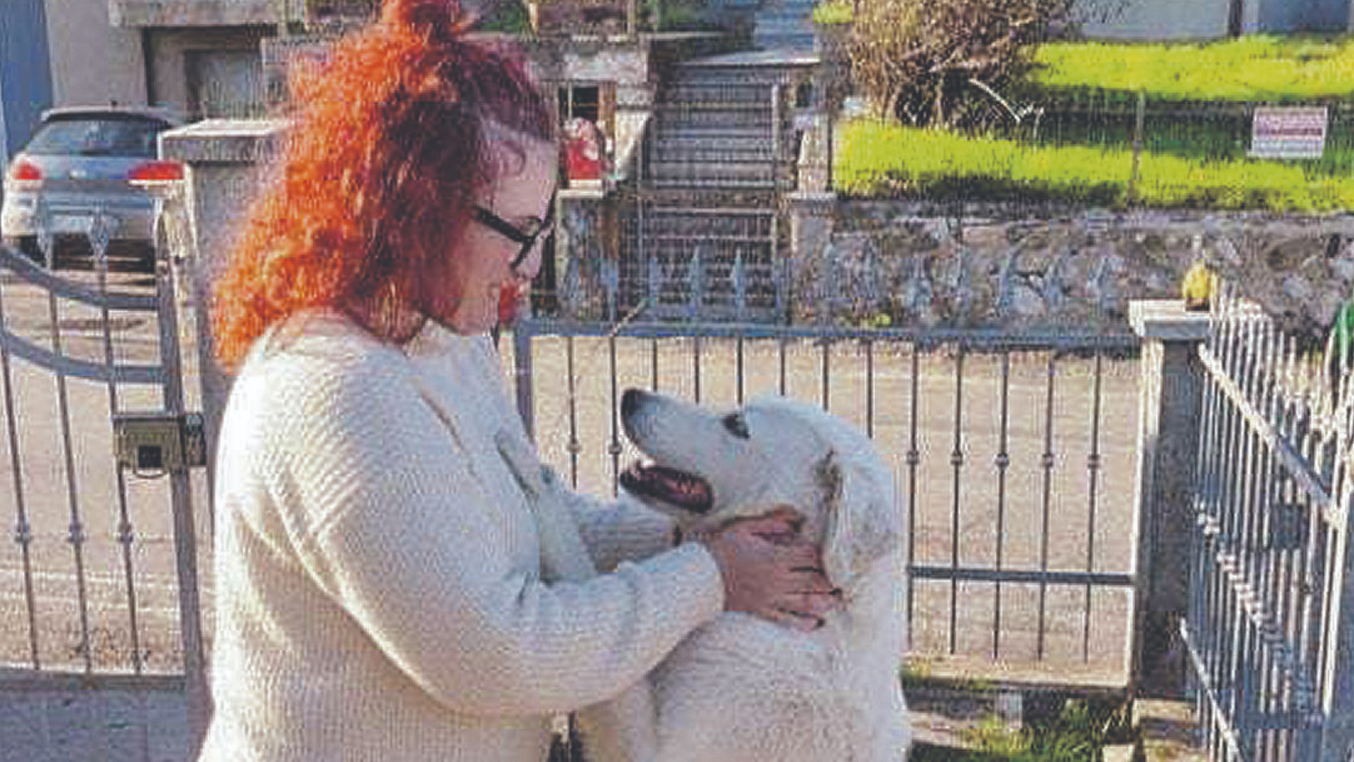 La dipendente comunale a Cadeo, Roberta Corasanti con la cagnolona Astrid