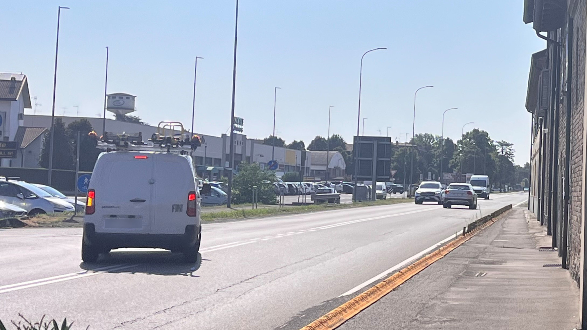 A 94 anni perde la strada di casa. Trova aiuto in farmacia