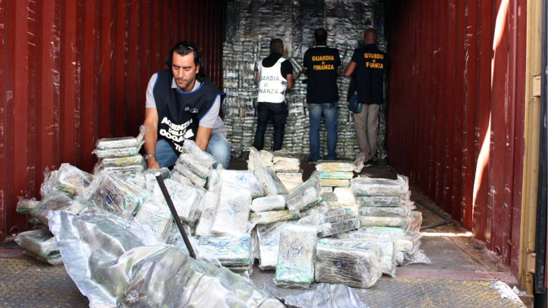 Trafficavano 150 kg di cocaina, condannati a 15 e 8 anni