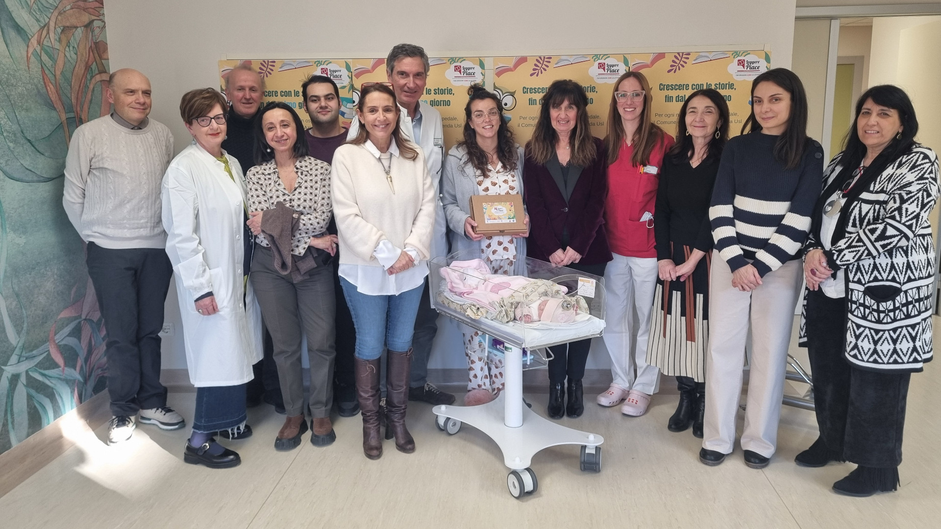 Crescere con la lettura, libri in dono ai neonati