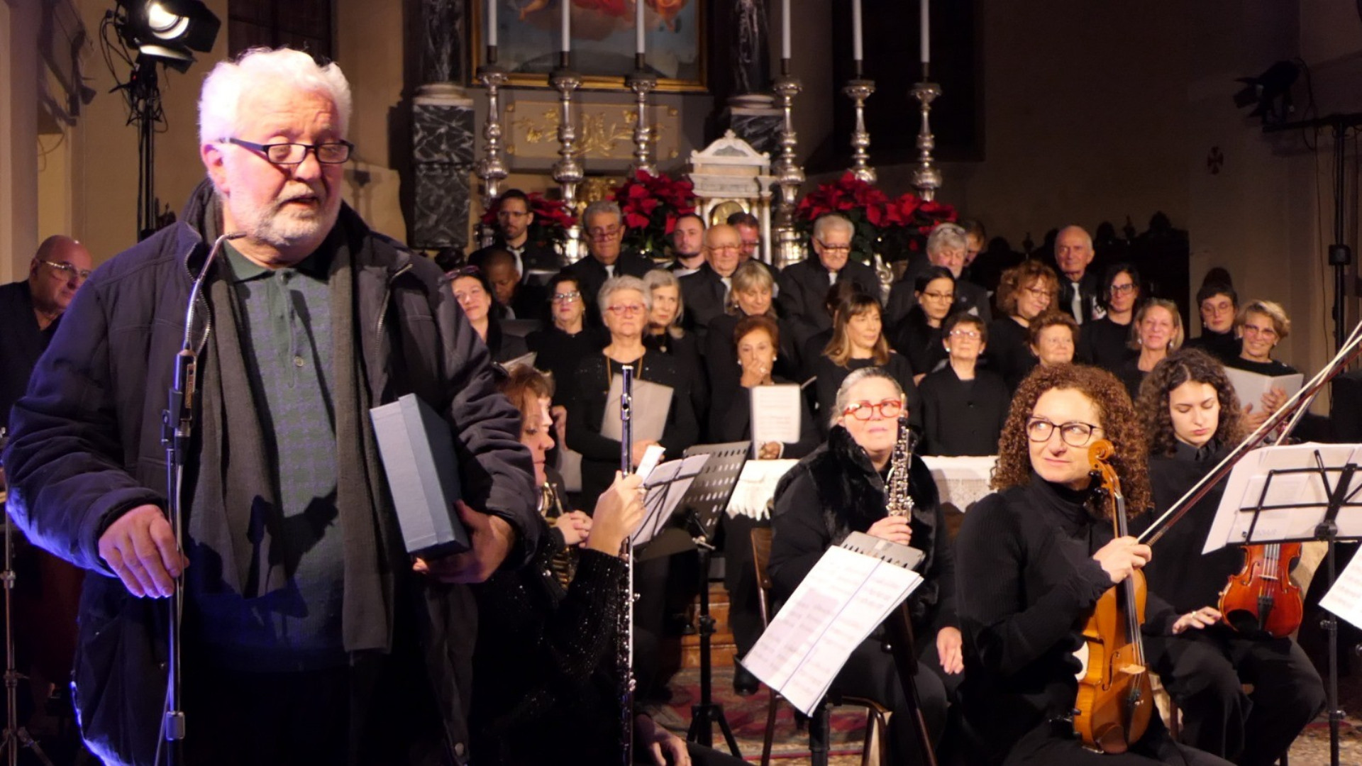 Abbraccio in musica a don Bonelli che lascia Agazzano dopo 12 anni