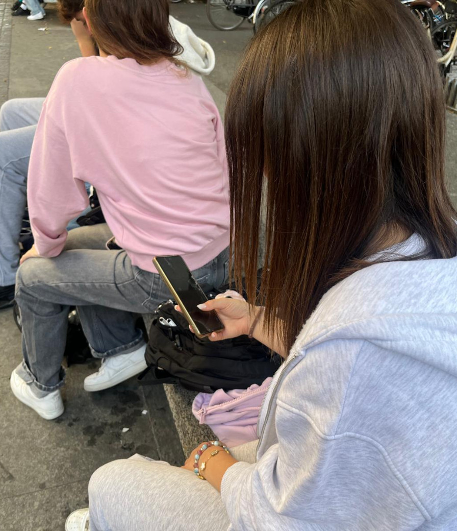 Centomila firme per togliere smartphone e social agli adolescenti