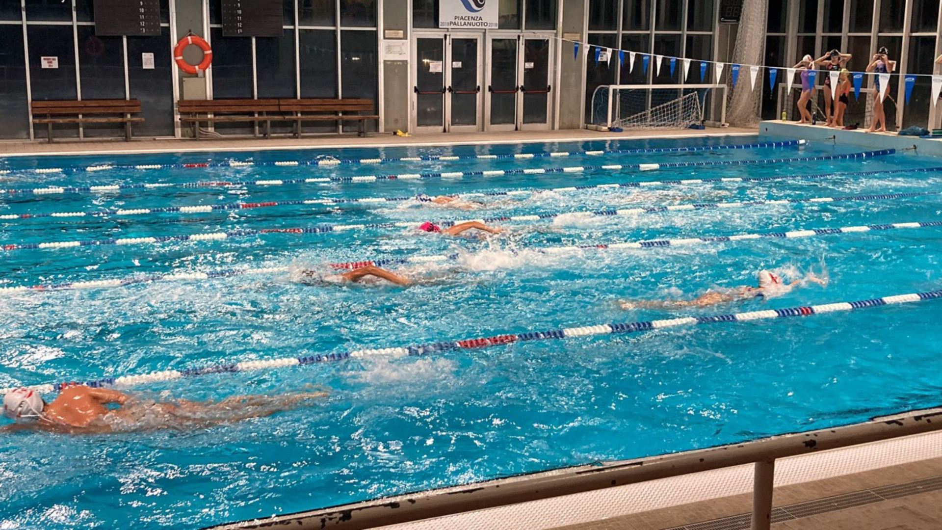Foto di repertorio piscina Raffalda