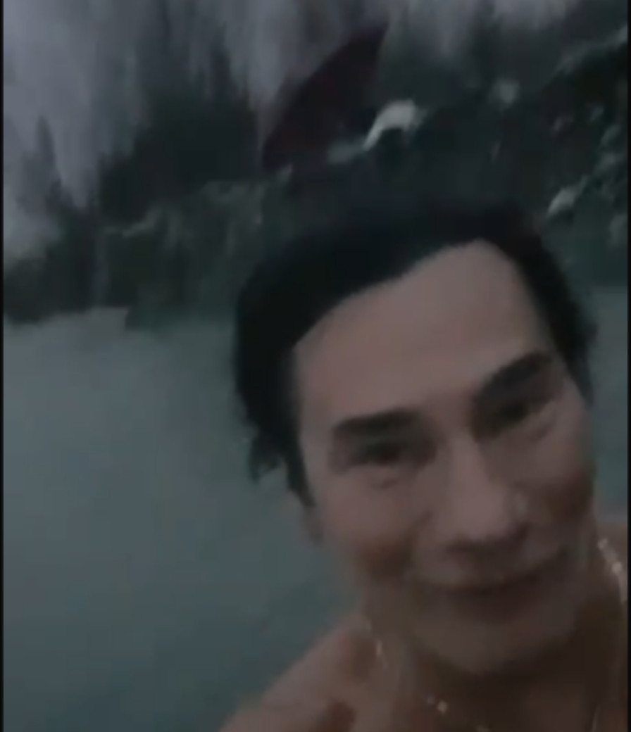 Falconero s'immerge in Trebbia con l'acqua a 8 gradi (video)