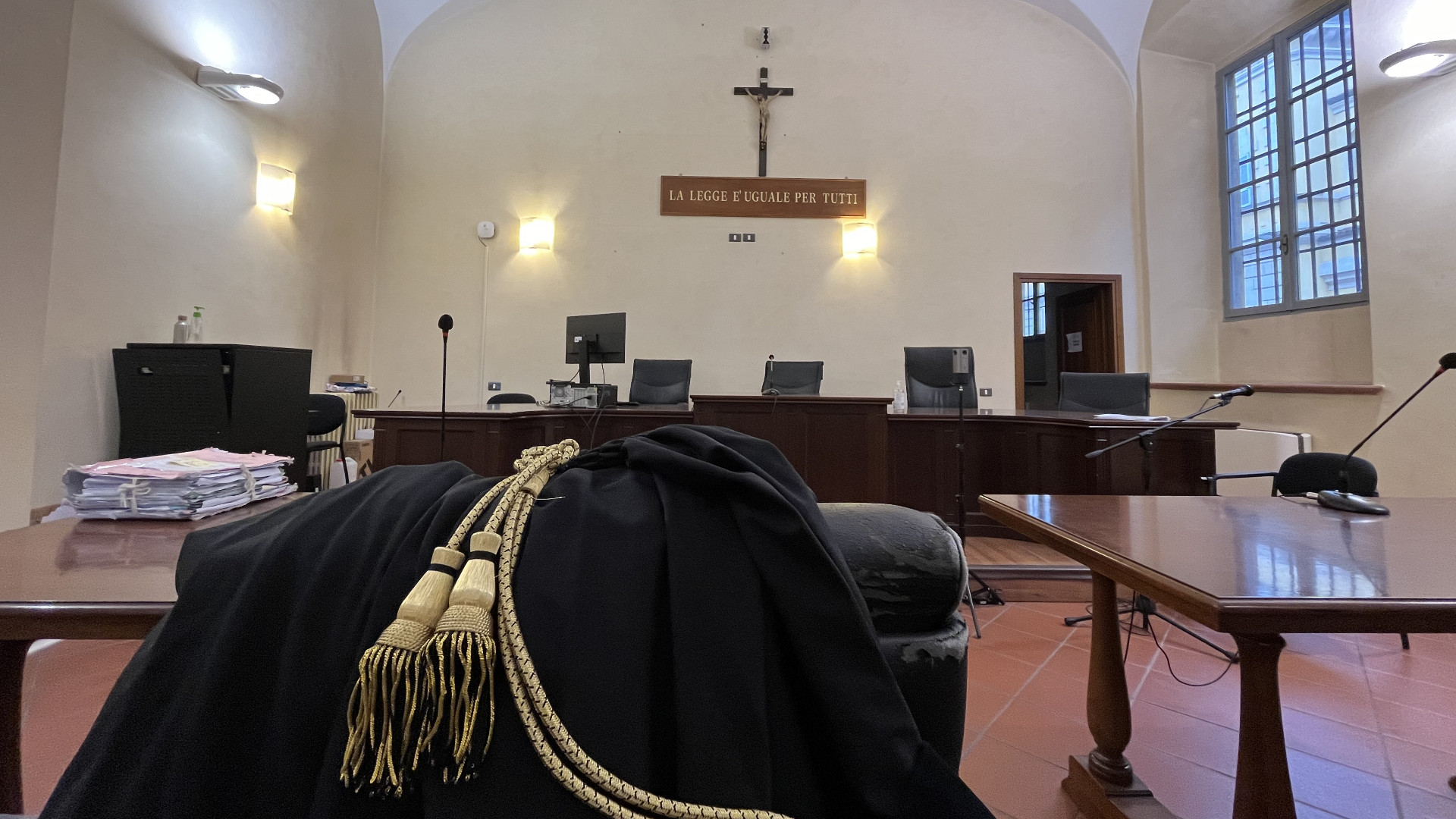 "Minacce di morte e lancio di oggetti", due anni all'ex marito