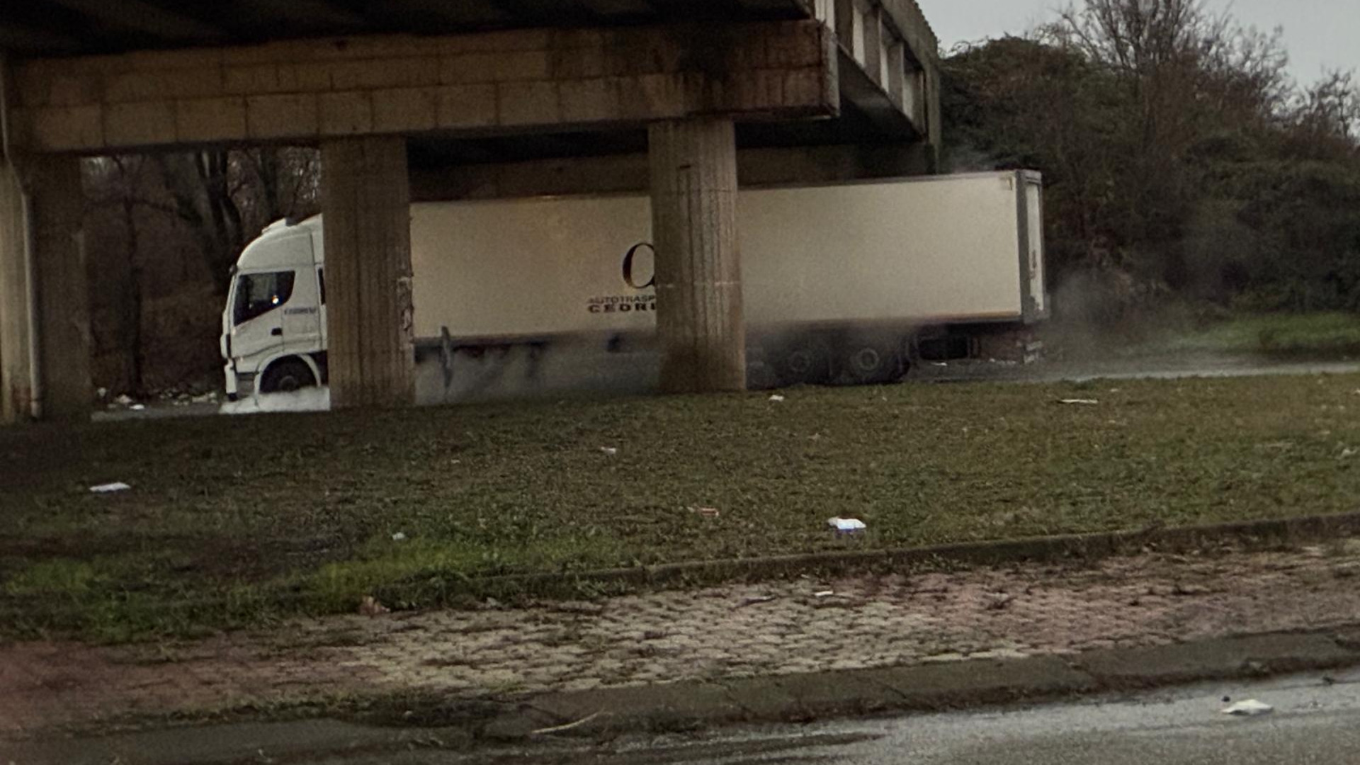 Camion perde gas, chiusa la tangenziale per sicurezza