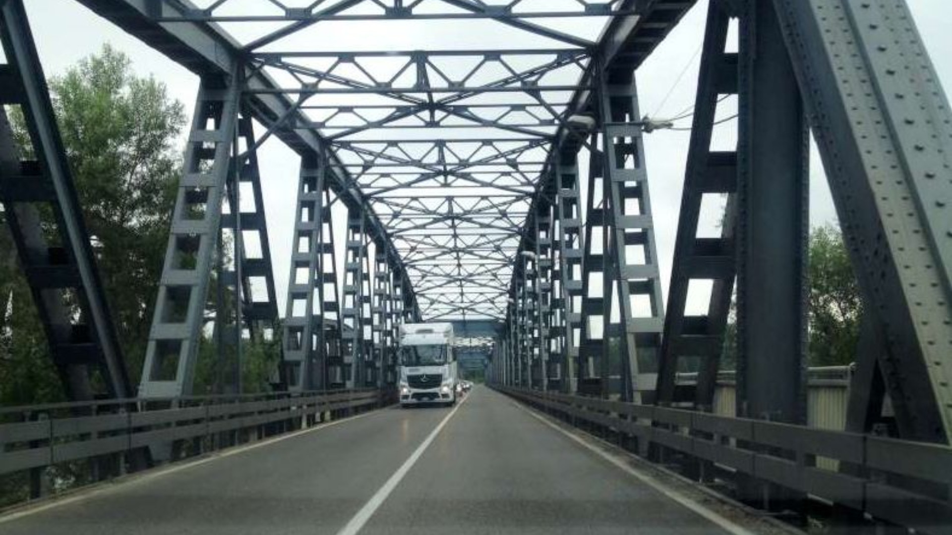 Castelvetro, Natale senza regali: ponte e rotonda slittano ancora