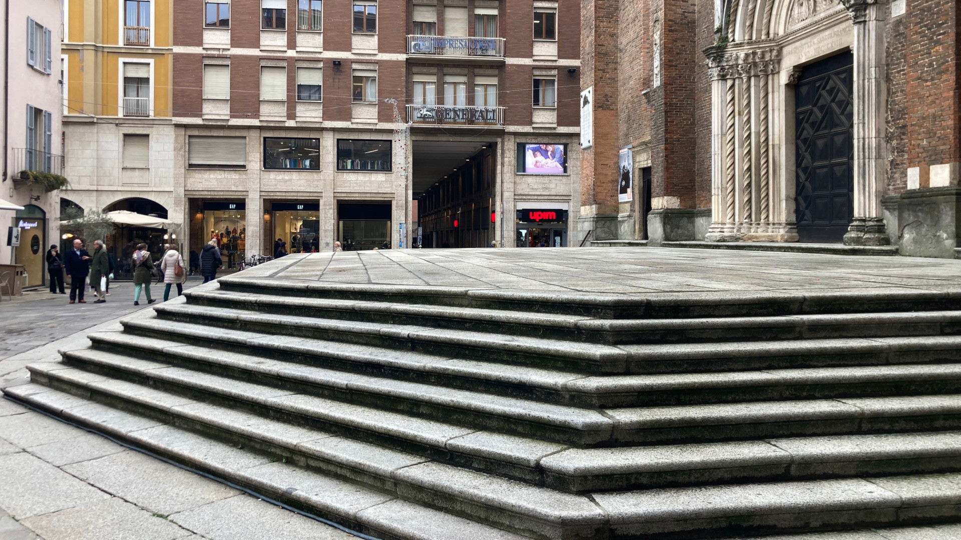 Il sagrato di San Francesco