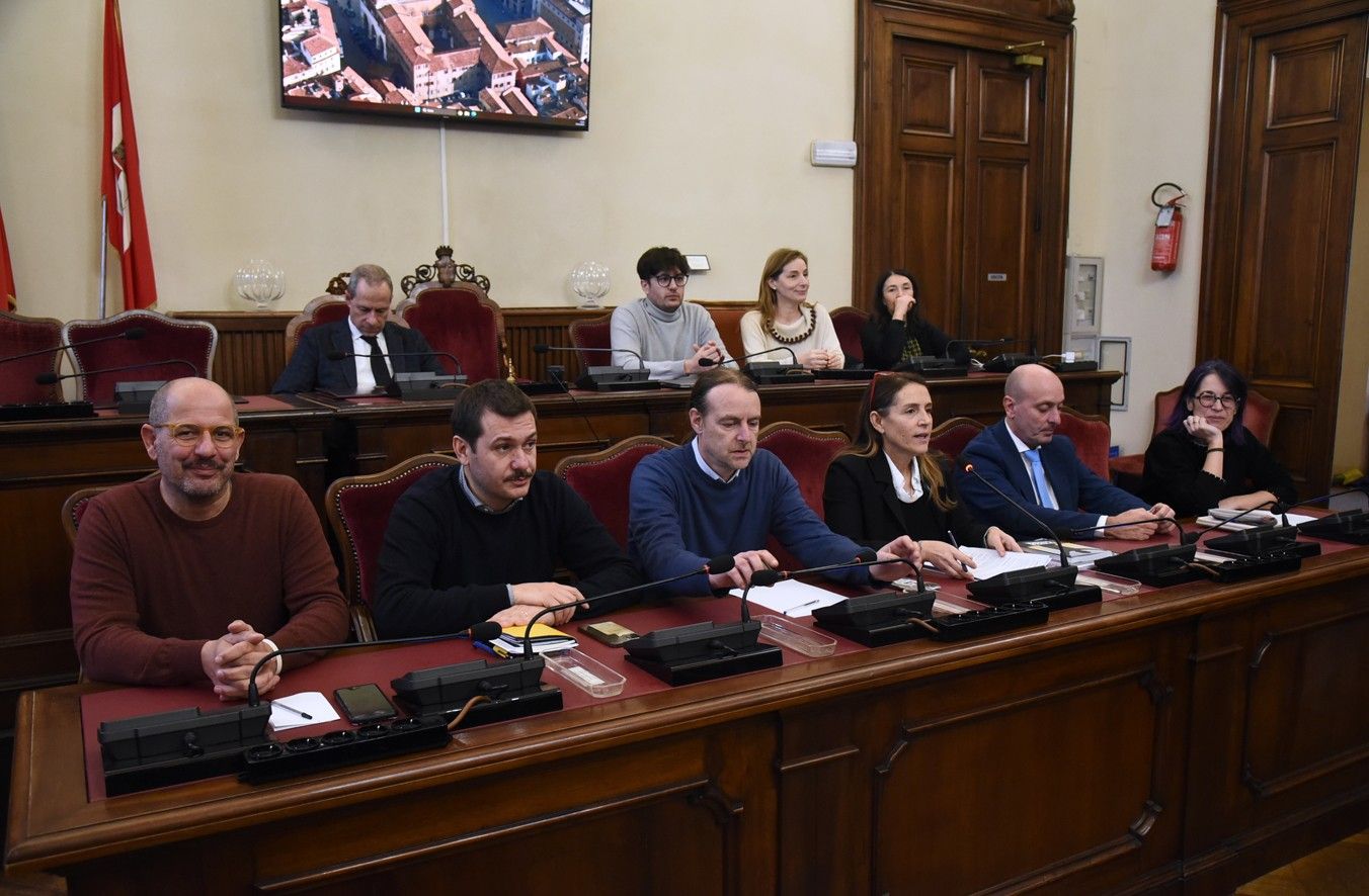 La giunta durante la conferenza stampa di fine anno