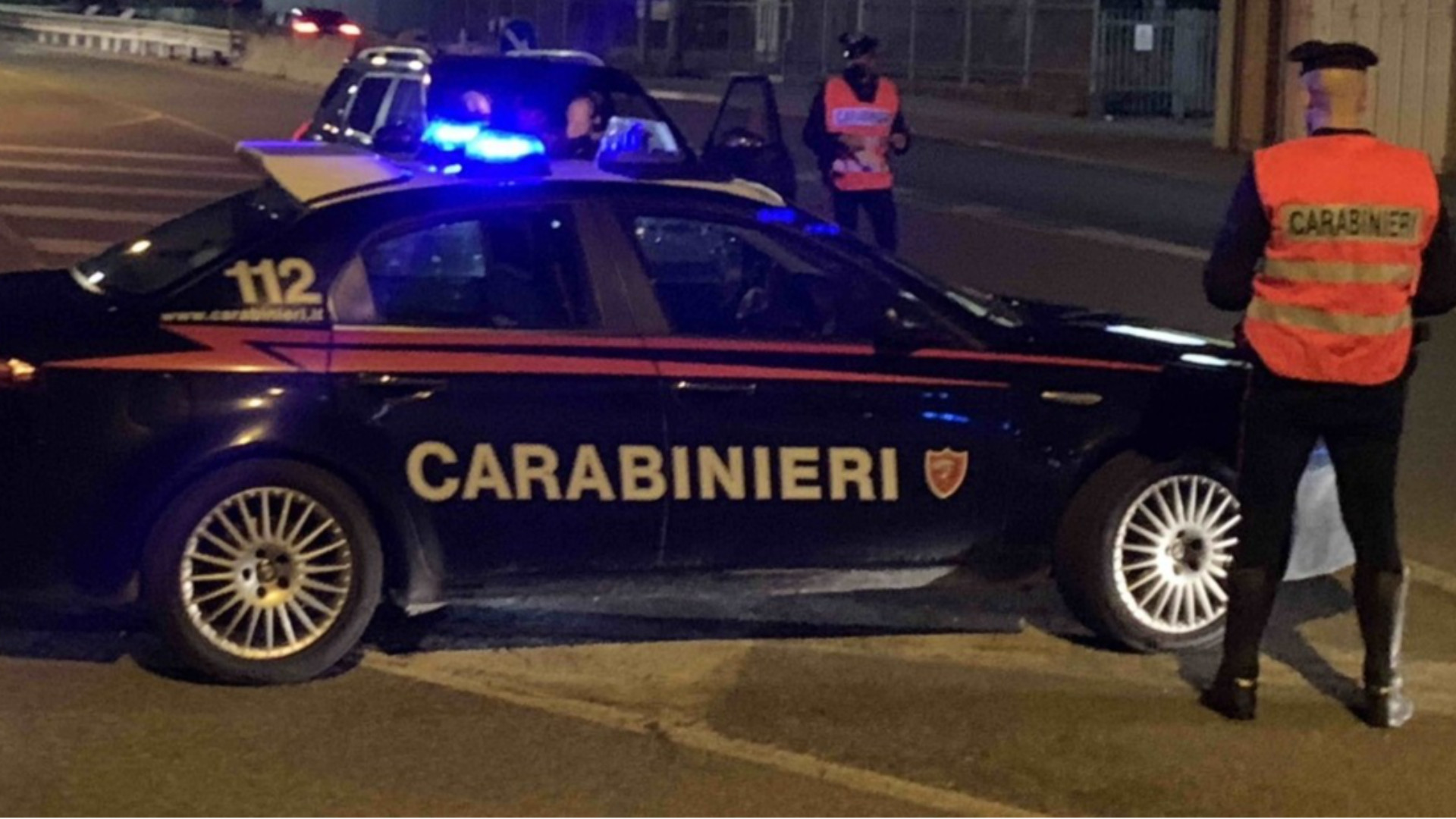 Allarme furti in serata a Piacenza, raid fallito in una villetta e ladri in fuga nei campi