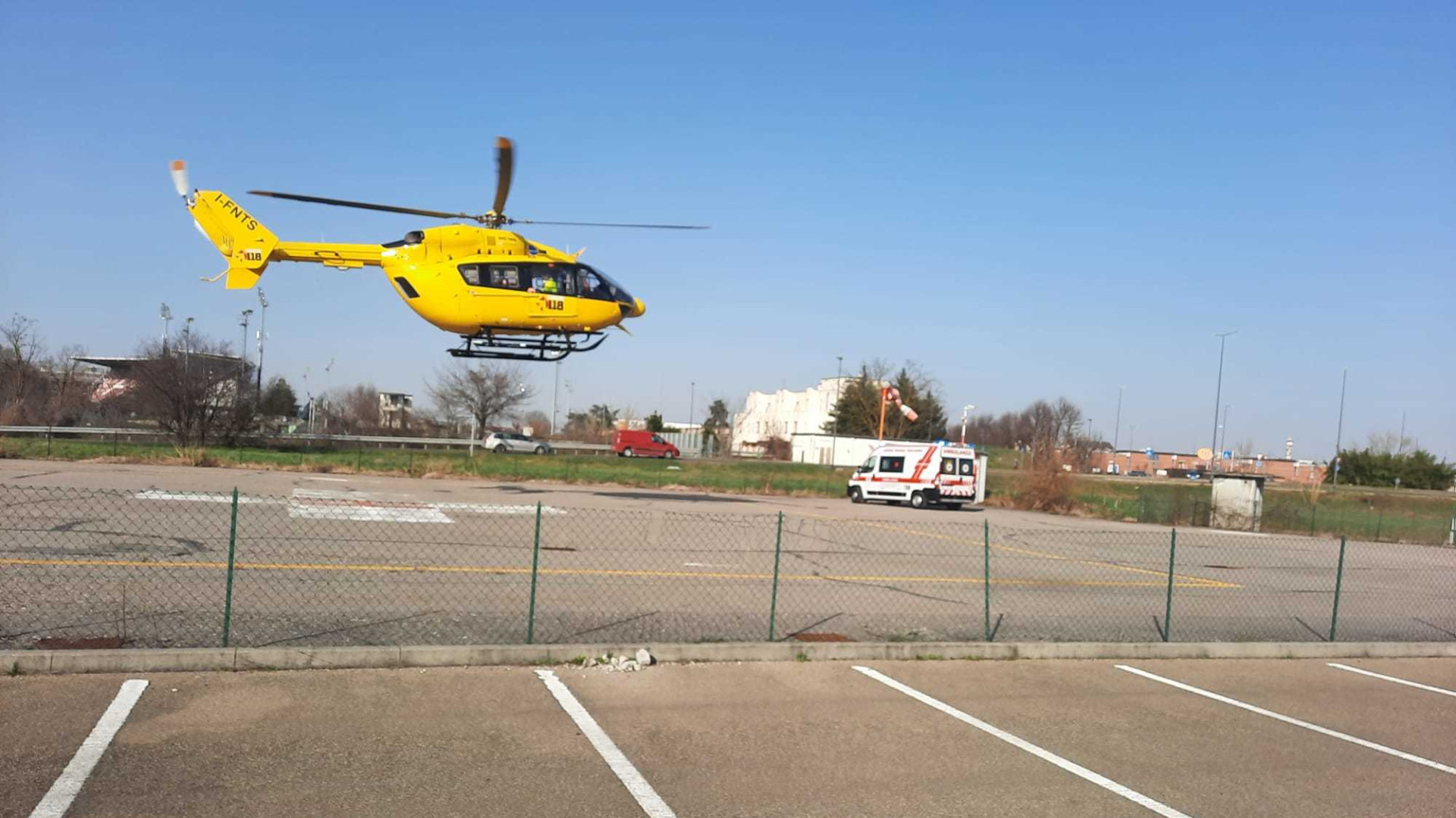 Scontro frontale sulla tangenziale di Piacenza: due feriti gravi