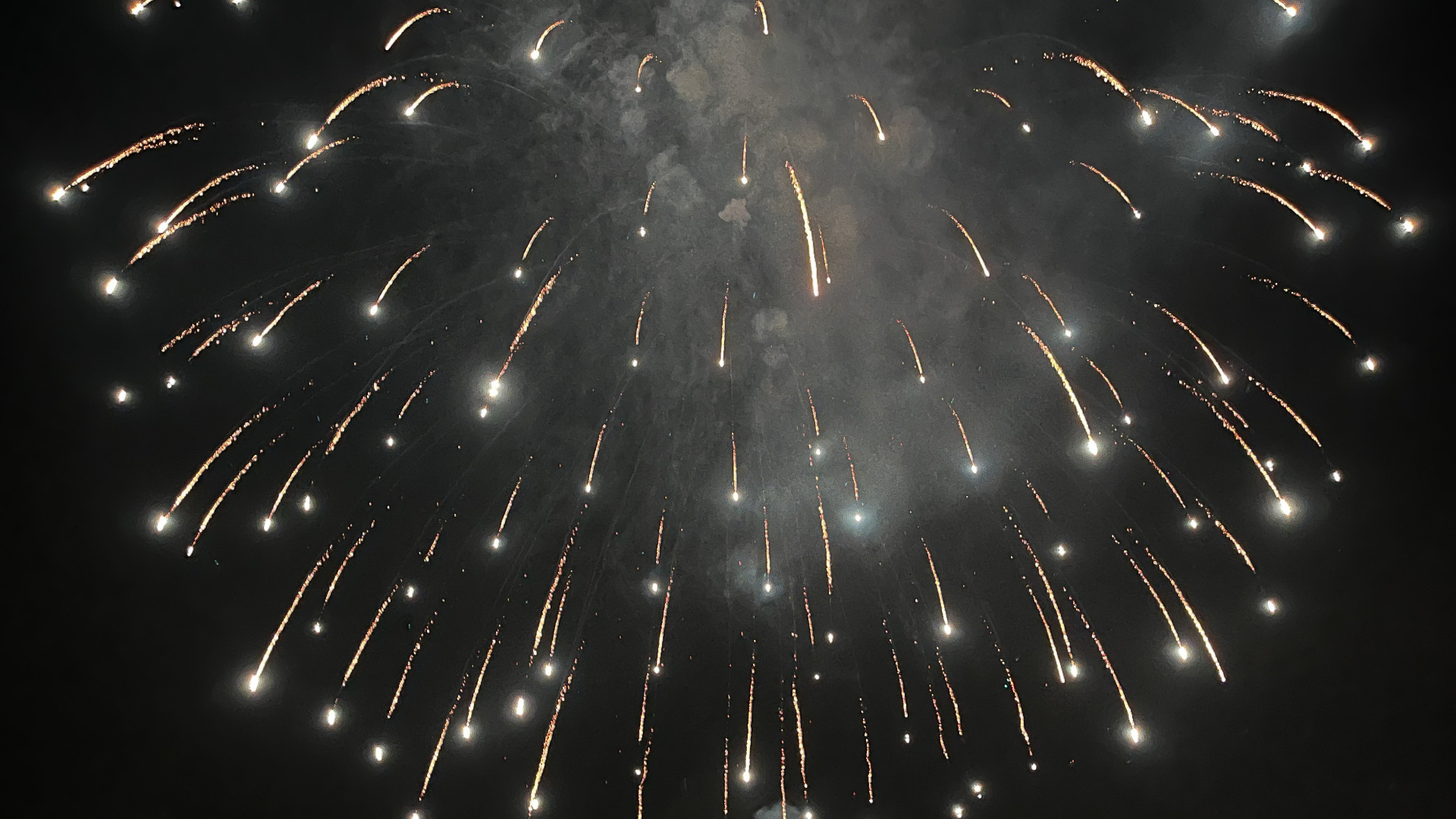 Cortemaggiore: l'ordinanza del sindaco stoppa i botti di Capodanno. Scontro con il gruppo pirotecnico