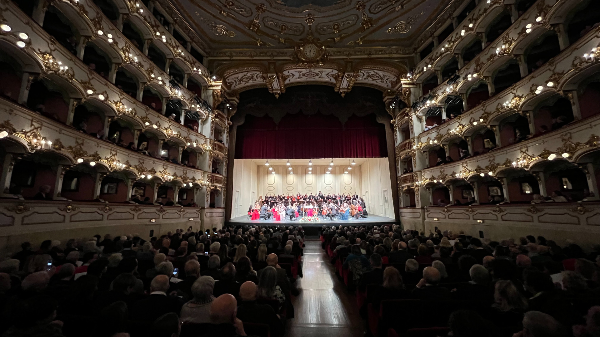 Al Municipale il tradizionale concerto di San Silvestro saluta il 2025
