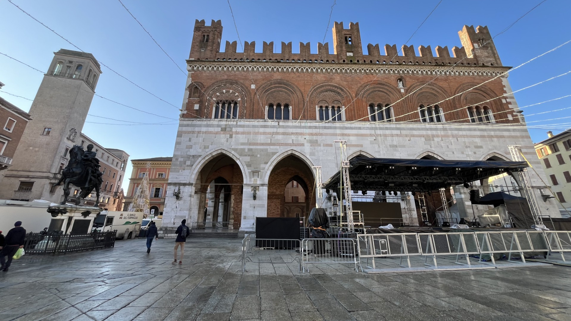 Piazza Cavalli allestita per il Capodanno