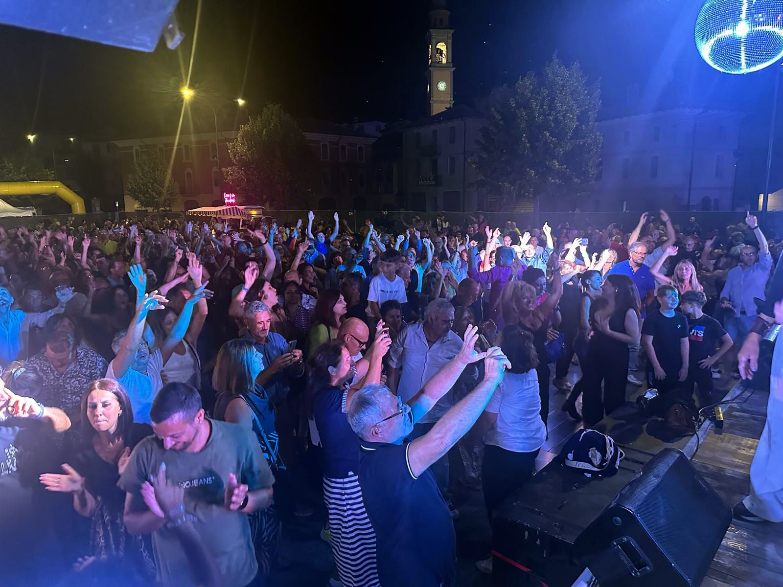 a serata a Pianello per l’hospice di Borgonovo