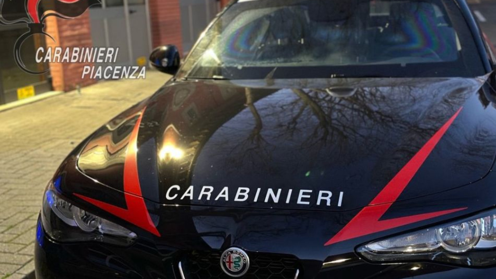 Immobilizzata a letto, anziana salvata da carabinieri, 118 e vigili del fuoco