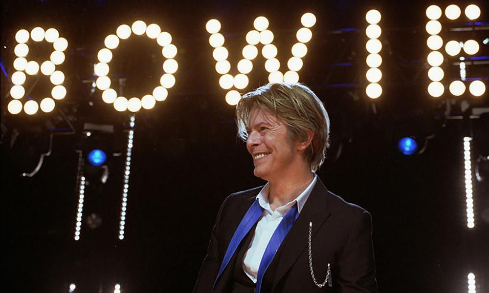 Bowie durante un concerto