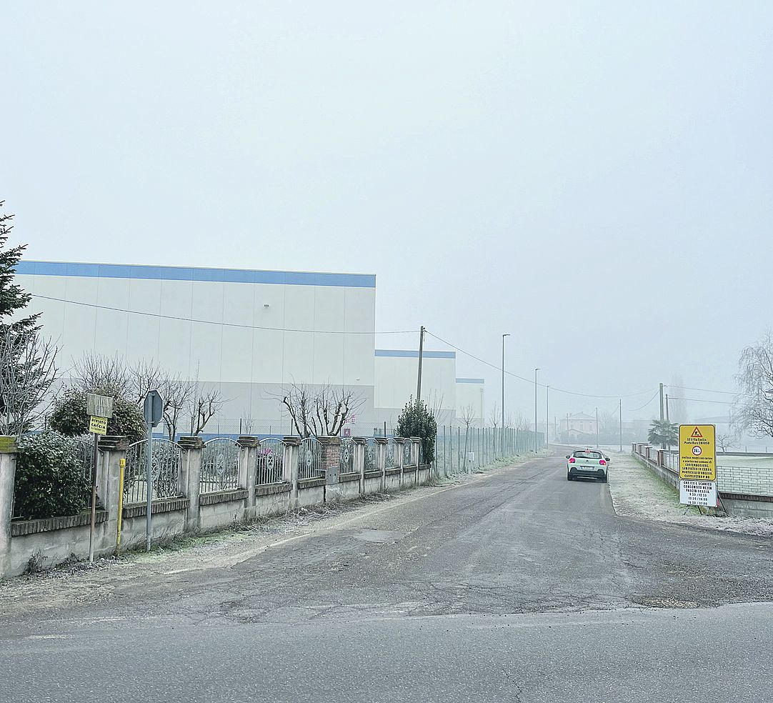  L’ingresso in via Primo maggio vietato ai mezzi sopra le 3,5 tonnellate e l’imbocco su via Rotta, con l’obbligo per i mezzi pesanti - FOTO PADERNI