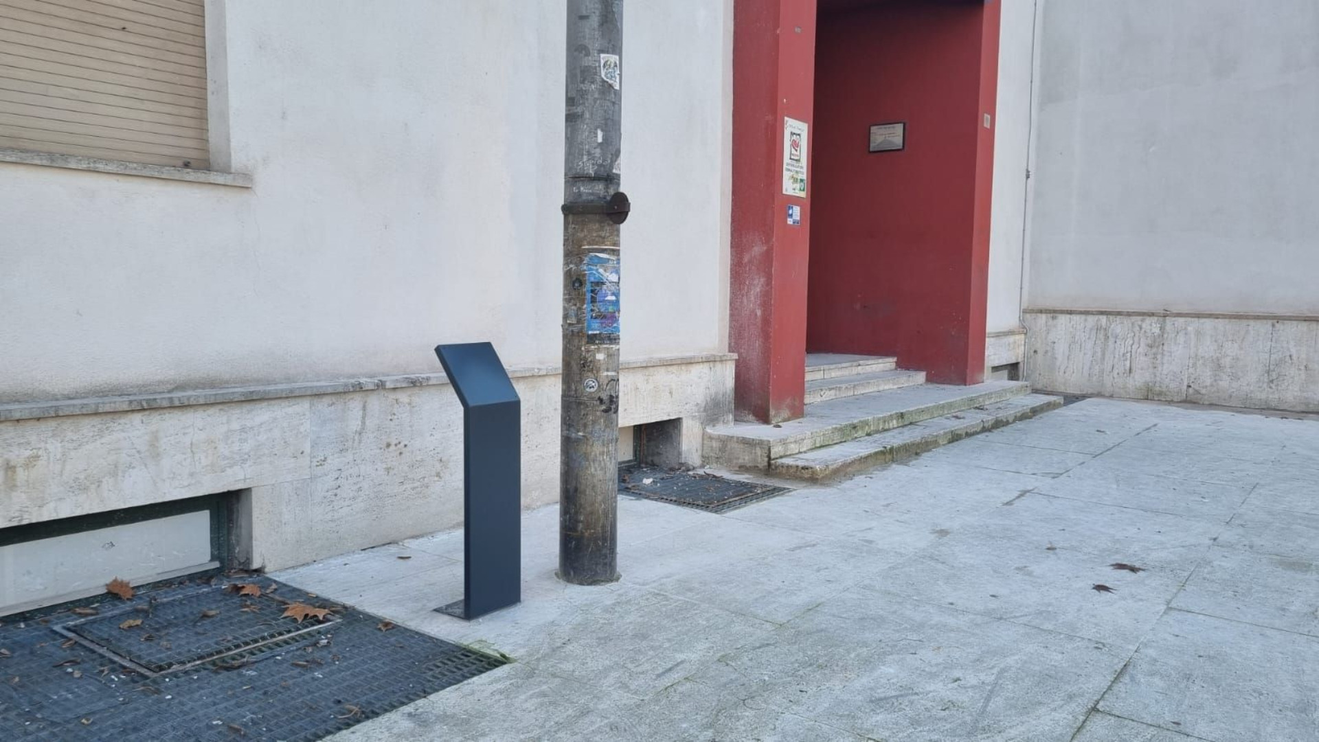 Storia del Respighi, «Totem imbullonato sul marmo del 1933»