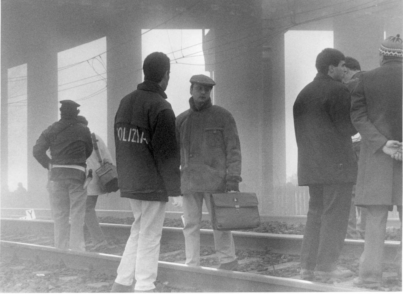 Alcune immagini scattate da giornalisti e fotografi di Libertà dopo il deragliamento del Pendolino alla stazione di Piacenza il 12 gennaio 1997