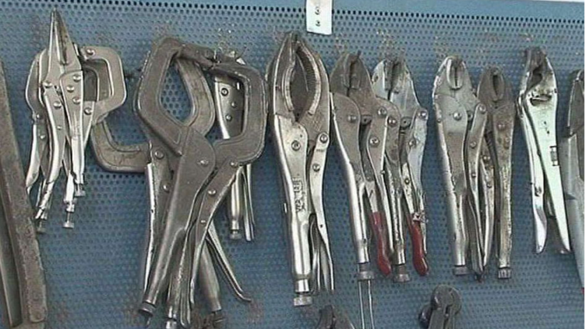 Contratti in lieve calo, previsto un peggioramento nel trimestre