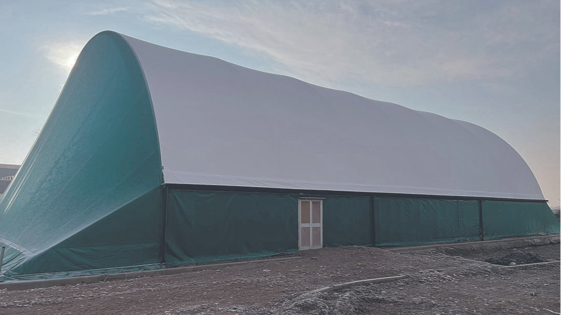 Villanova, spogliatoi e campo da tennis riparati ma ancora chiusi