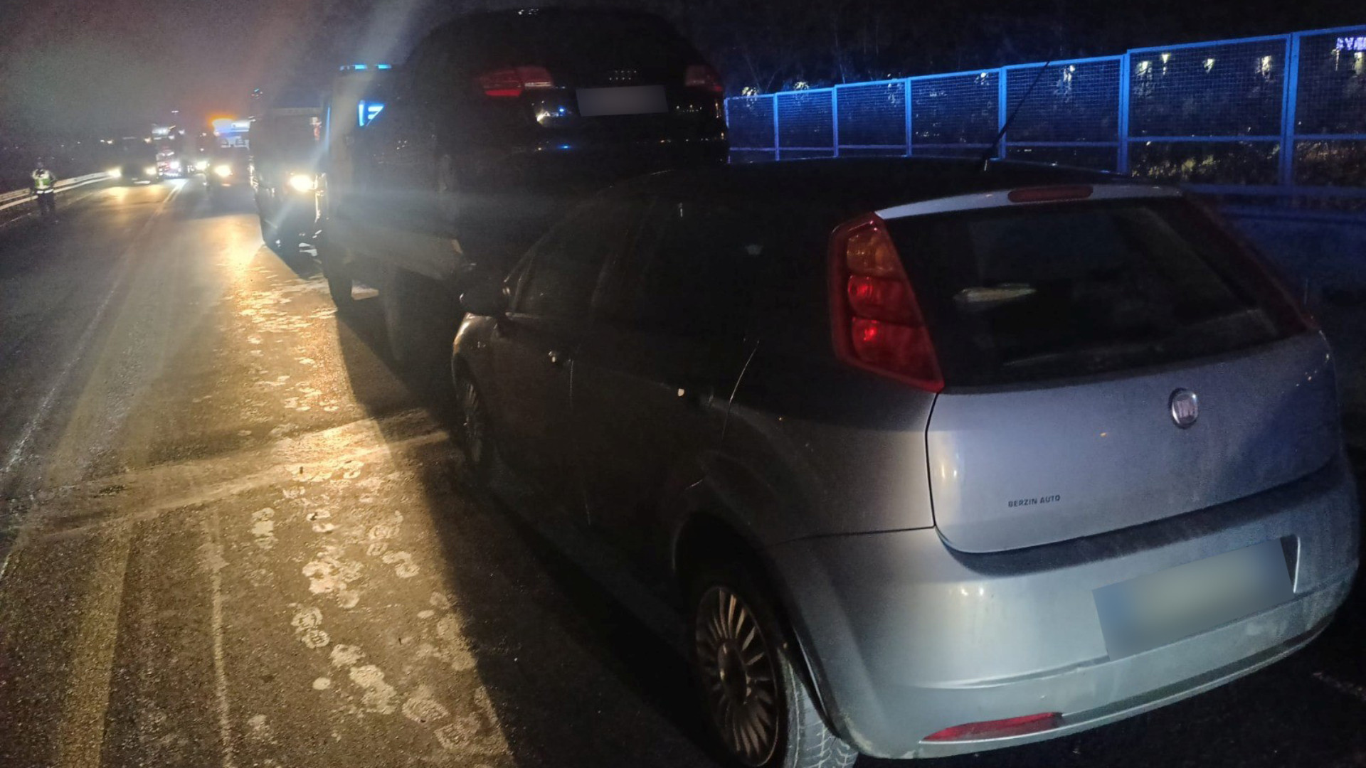 L'incidente sul cavalcavia (foto Bersani)