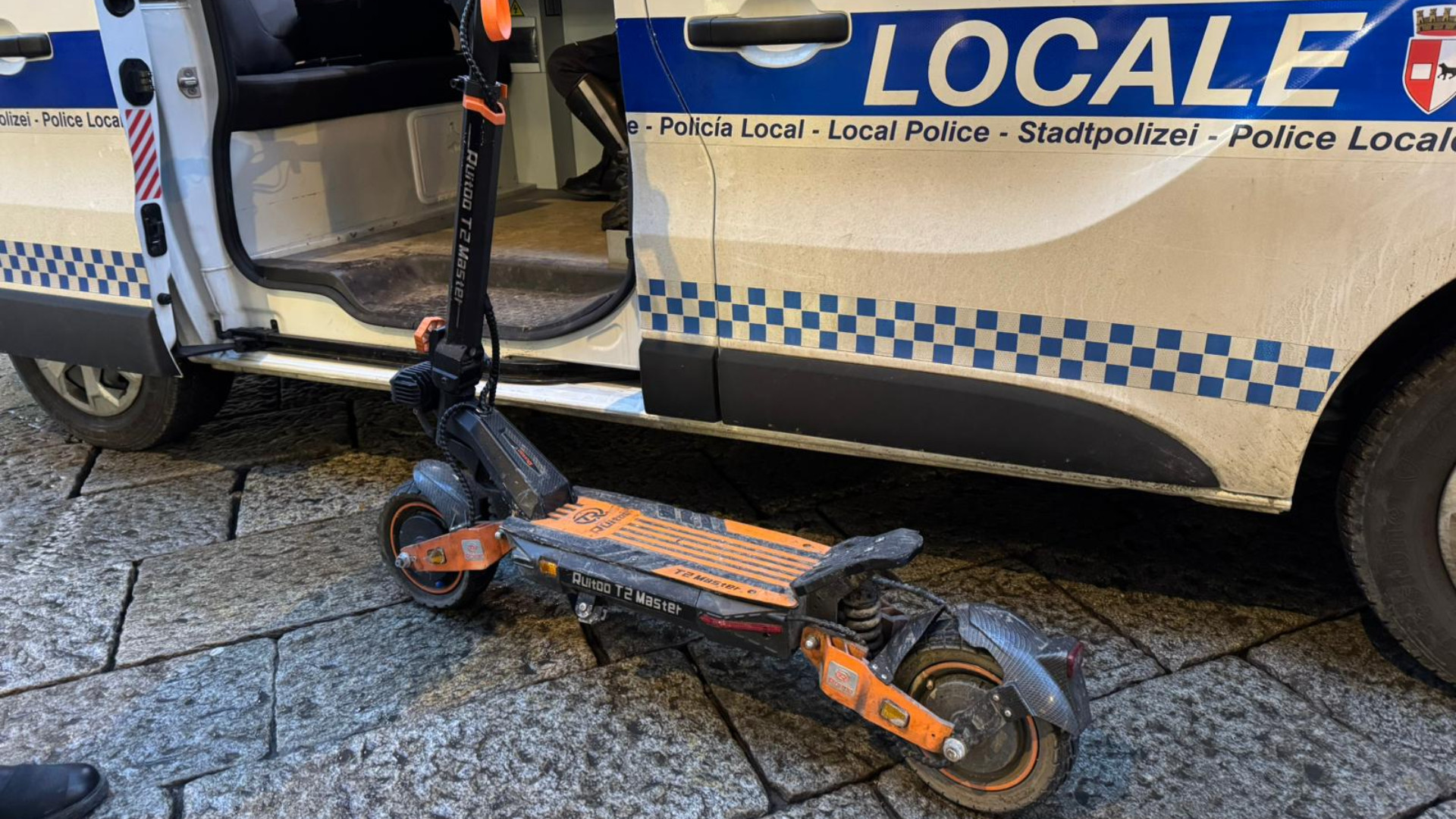 Monopattino “truccato” sul Corso, poteva raggiungere 87 km/h: sequestrato