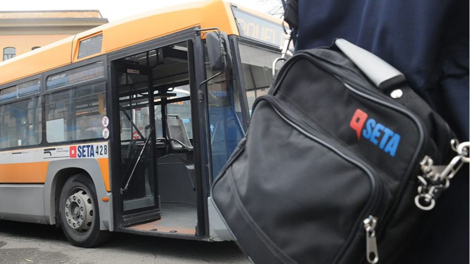 Over 75 ma tessera scaduta, niente bus gratis: 82enne multata