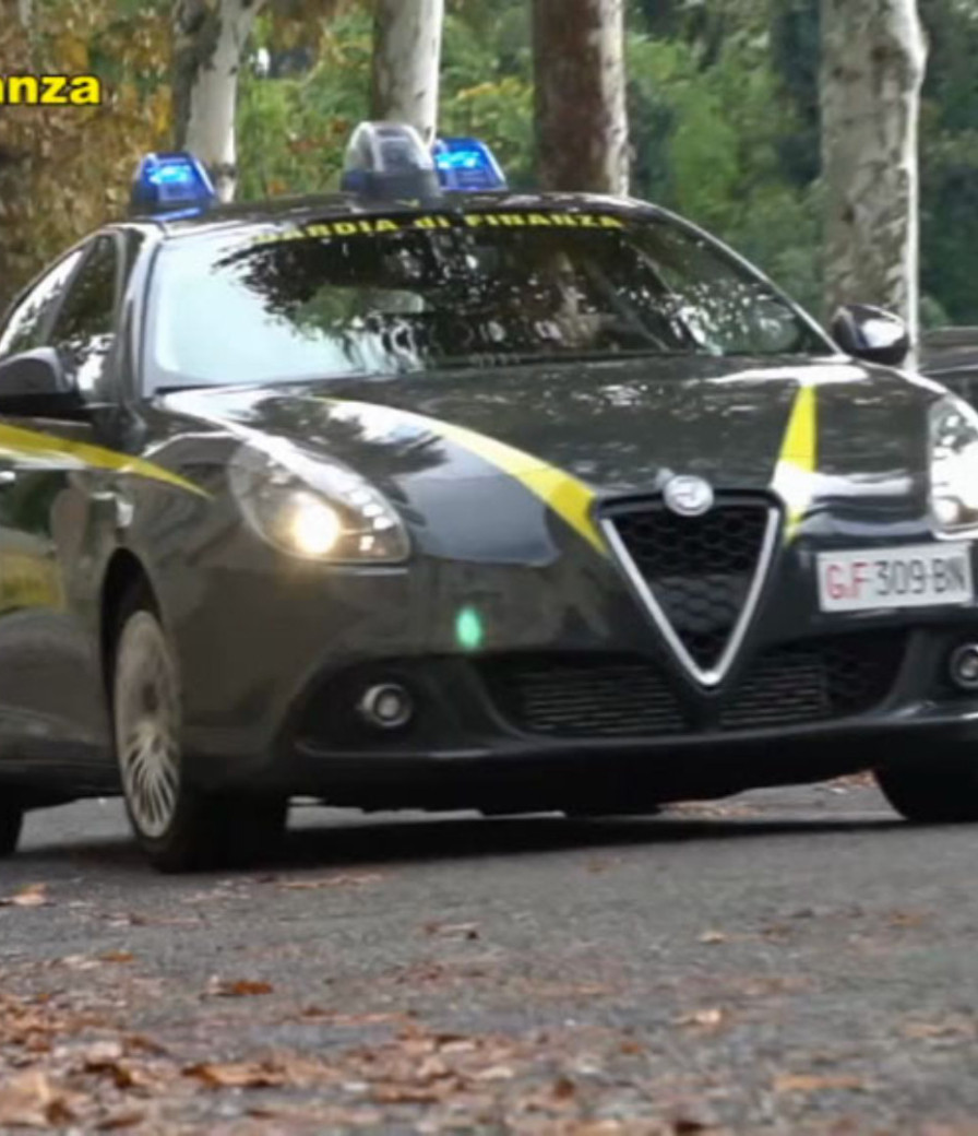 Truffa aggravata e riciclaggio, sequestro da 350mila euro