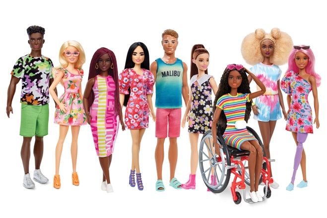 La Mattel si impegna a lanciare messaggi di inclusione producendo una serie di bambole con caratteristiche particolari, anche diversamente abili