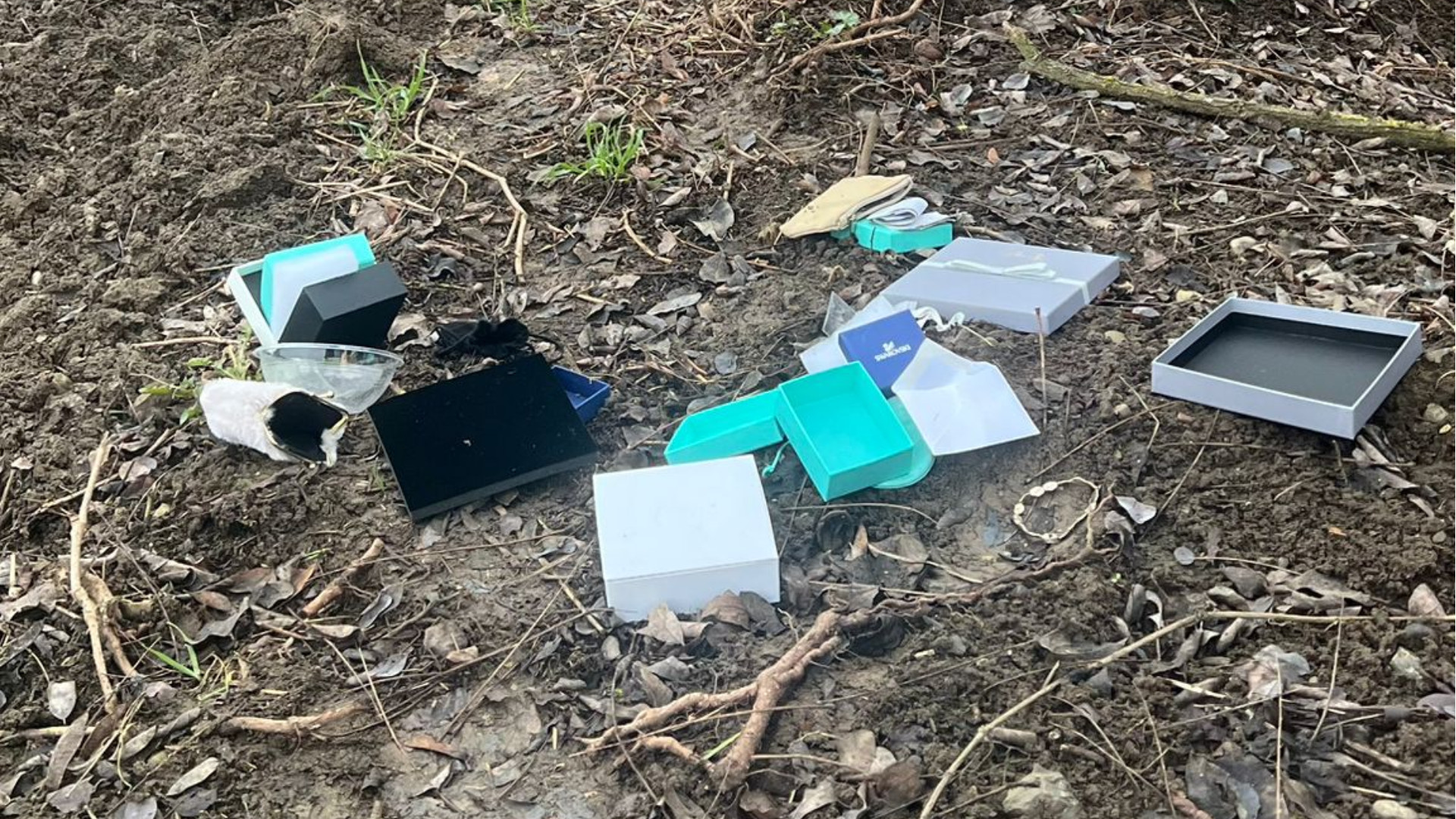 Narcotizzato dai ladri mentre riposa sul divano a Tuna: 6 raid in poche ore