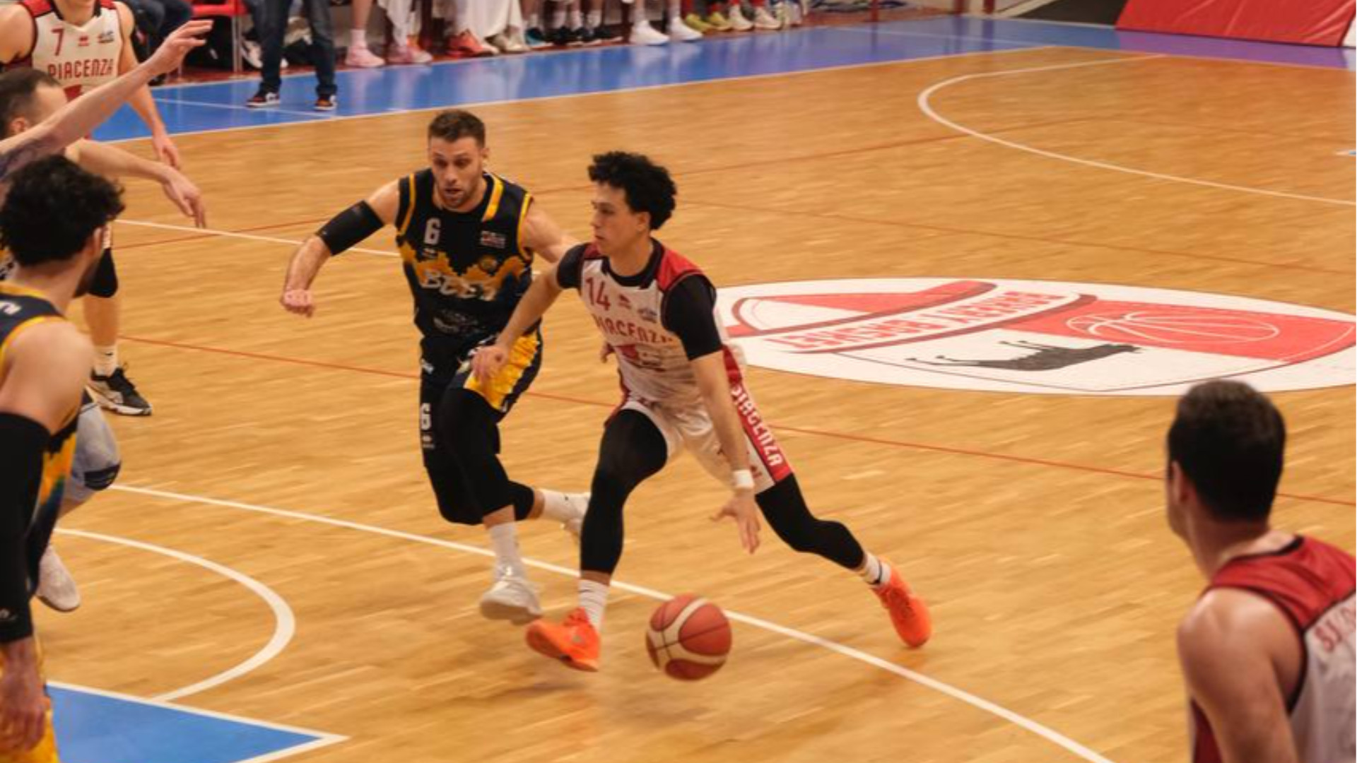 I Bees ribaltano la Bakery e acciuffano il derby