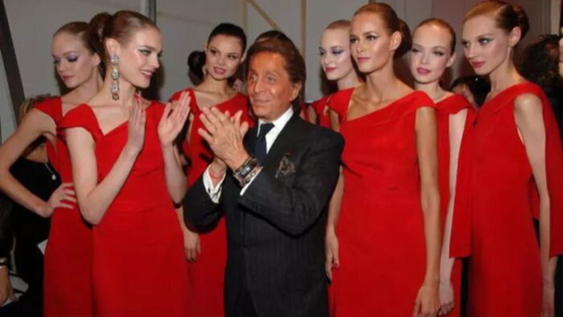 Dietro quel “rosso”... rigore quasi militare e artigianalità sacra