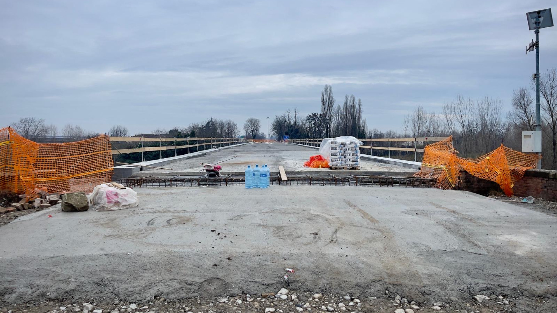 Ponte sul Nure, l'attesa dei commercianti: «Ricavi dimezzati e nessun aiuto»