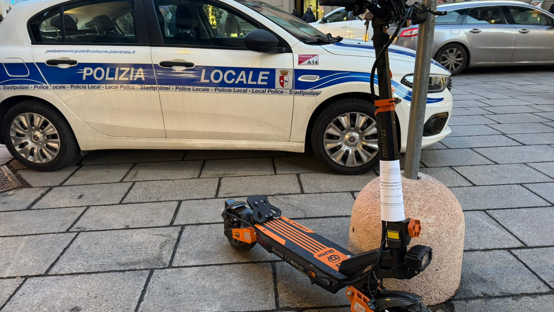 Monopattino taroccato per fare i cento all'ora