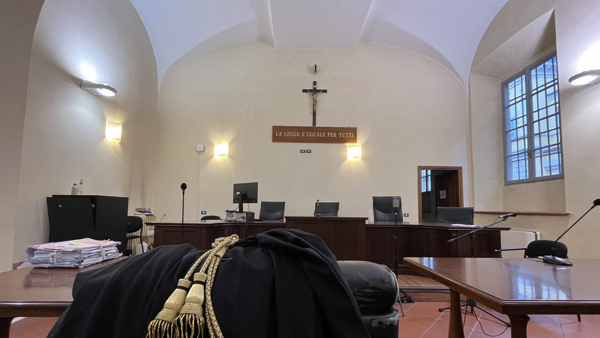 Abusi su una studentessa, accusato operaio che lavorava a scuola