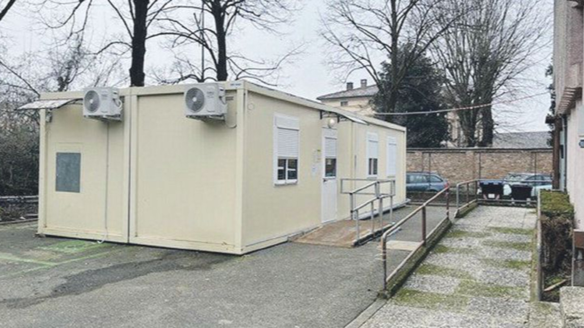 Poste rinvia la riapertura, l’ufficio di Castelvetro rimane nel container