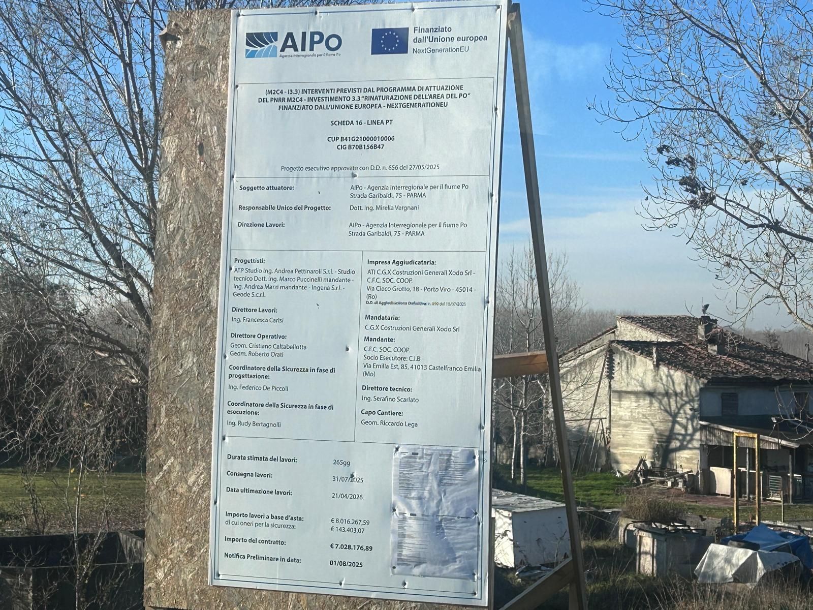 Lavori Aipo lungo l'argine del Po a Roncarolo