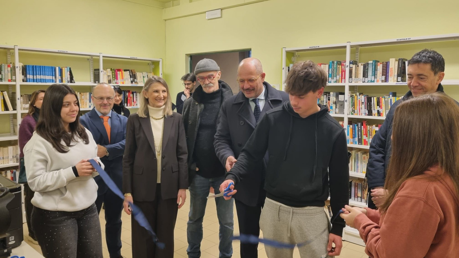 Studenti-imbianchini e falegnami, ecco la biblioteca “LeggerMente”