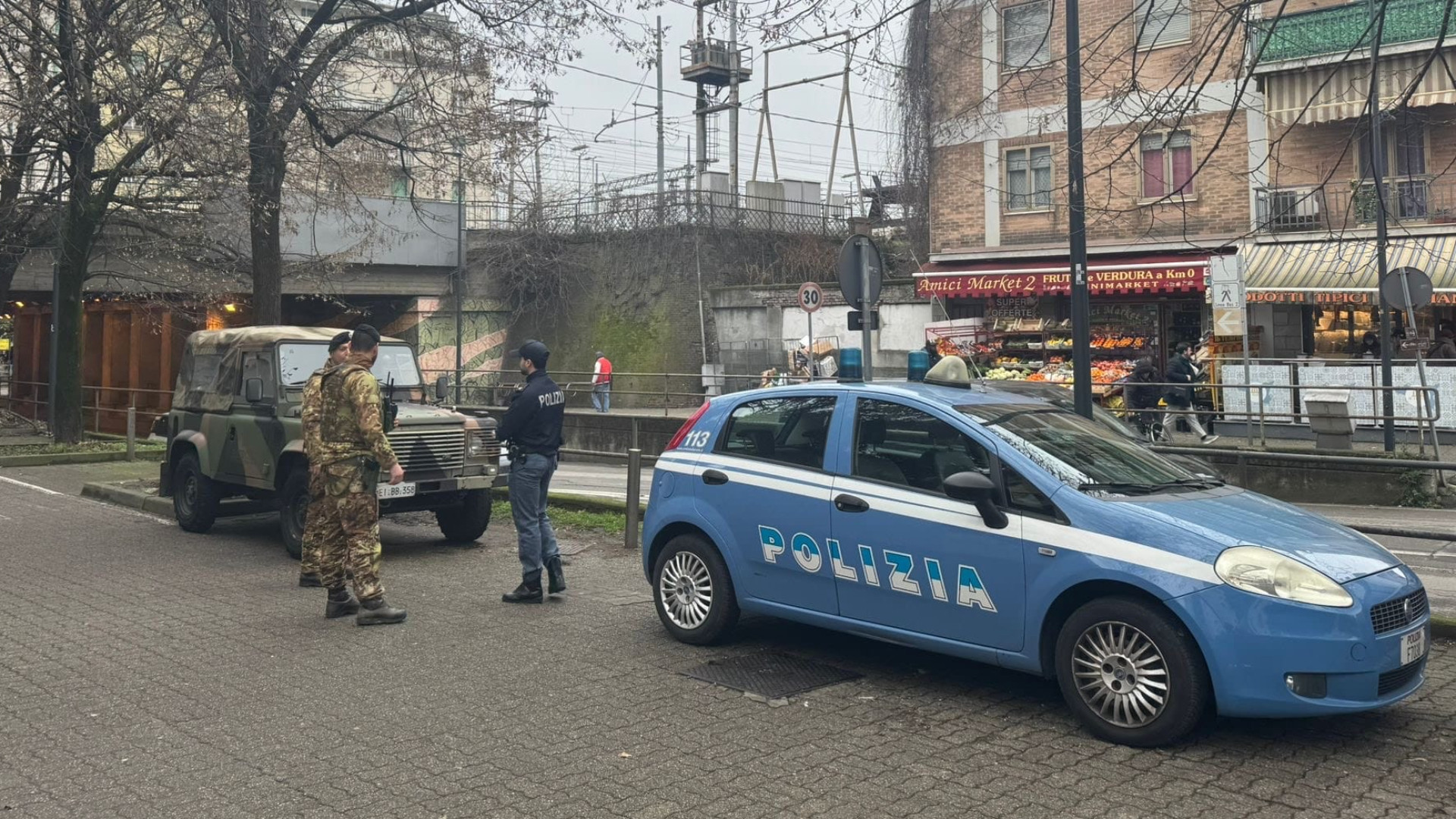 Tenta il suicidio a Parma, salvato dai militari di Piacenza